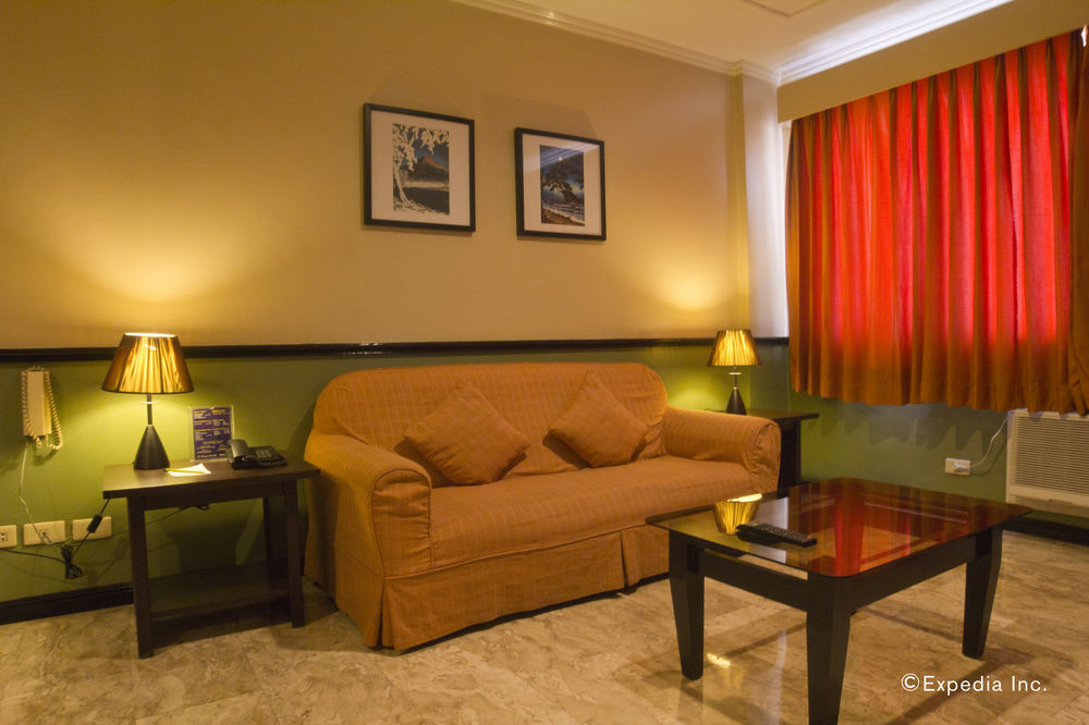 Fernandina 88 Suites Hotel Quezon City Exterior foto